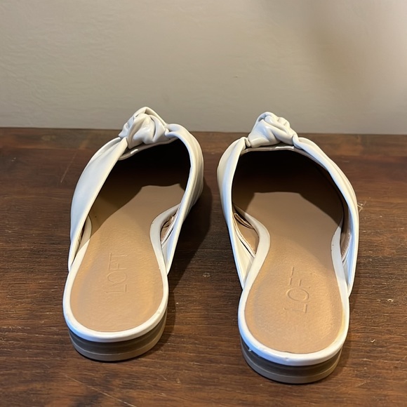 LOFT flat pointed toe knot accent mules - Picture 4 of 8